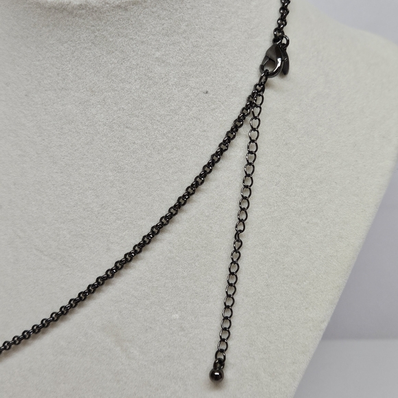 VINTAGE Crown Nine CN Black Metal Lace Medallion Bib Necklace - Picture 5 of 5